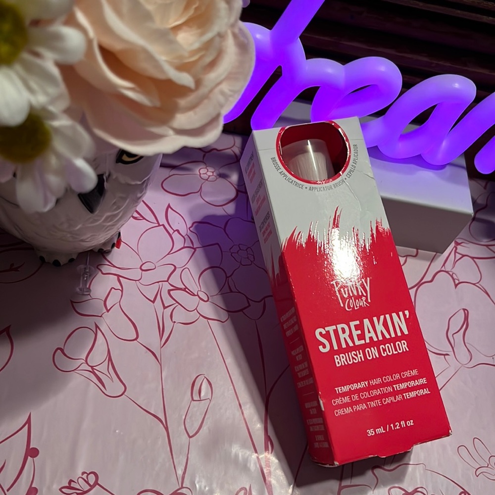 Punky color streakin’ brush on color( Red Magenta)
